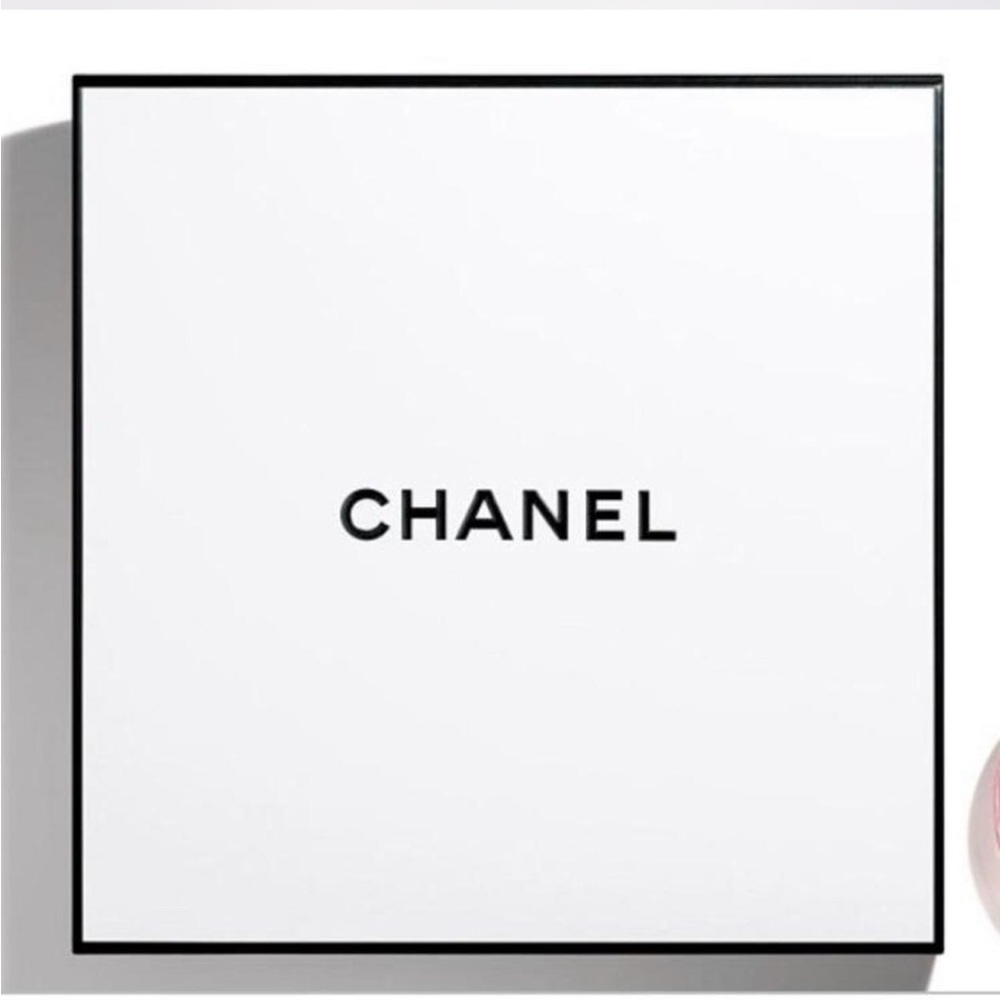 CHANEL Gift Box